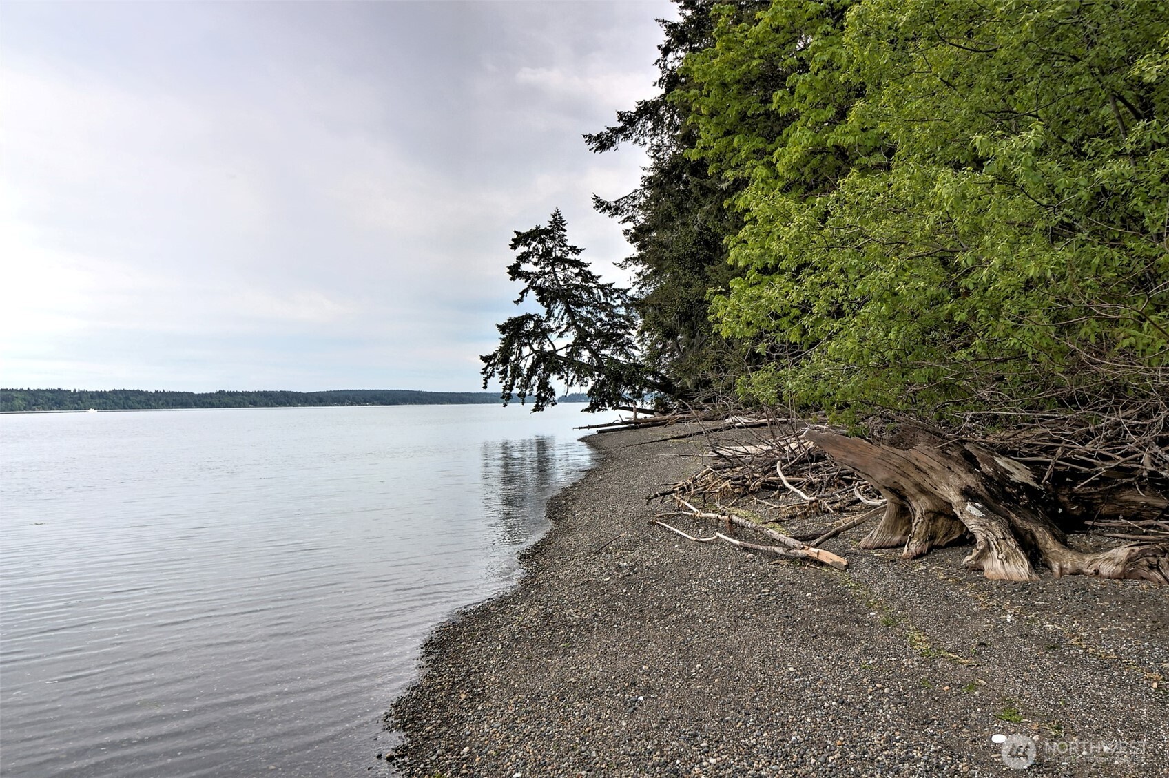187 E Vineyard Crest Road , Grapeview, WA 98546