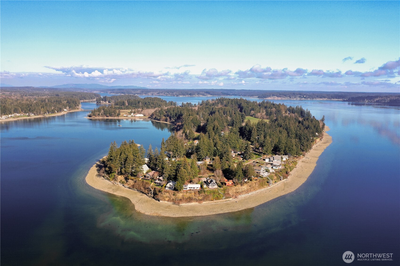 187 E Vineyard Crest Road , Grapeview, WA 98546