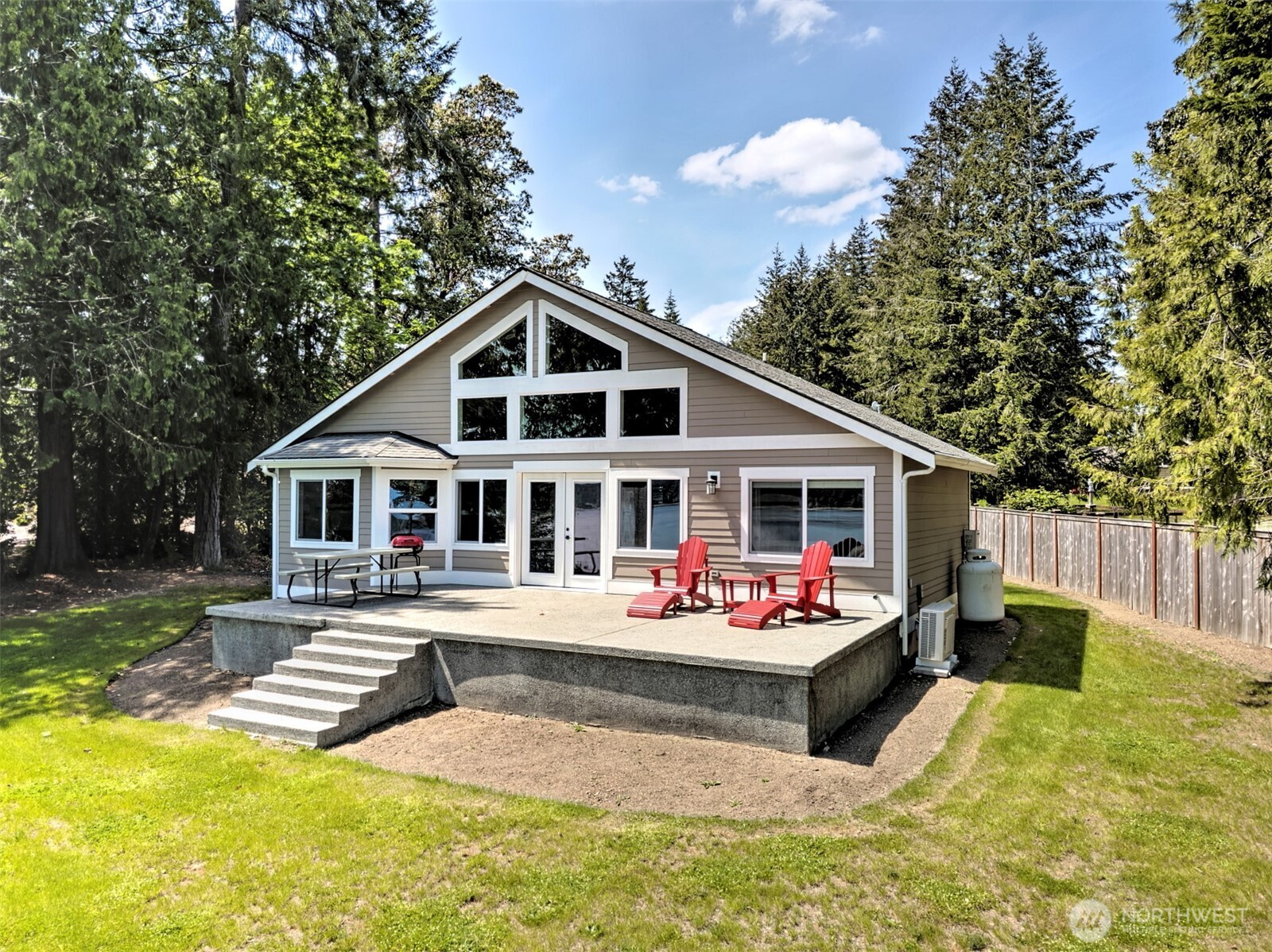 187 E Vineyard Crest Road , Grapeview, WA 98546