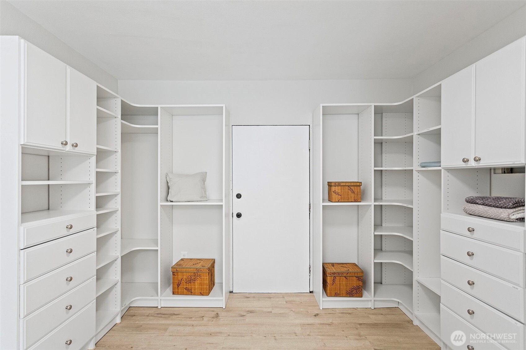 302 S Barton Street , Seattle, WA 98108