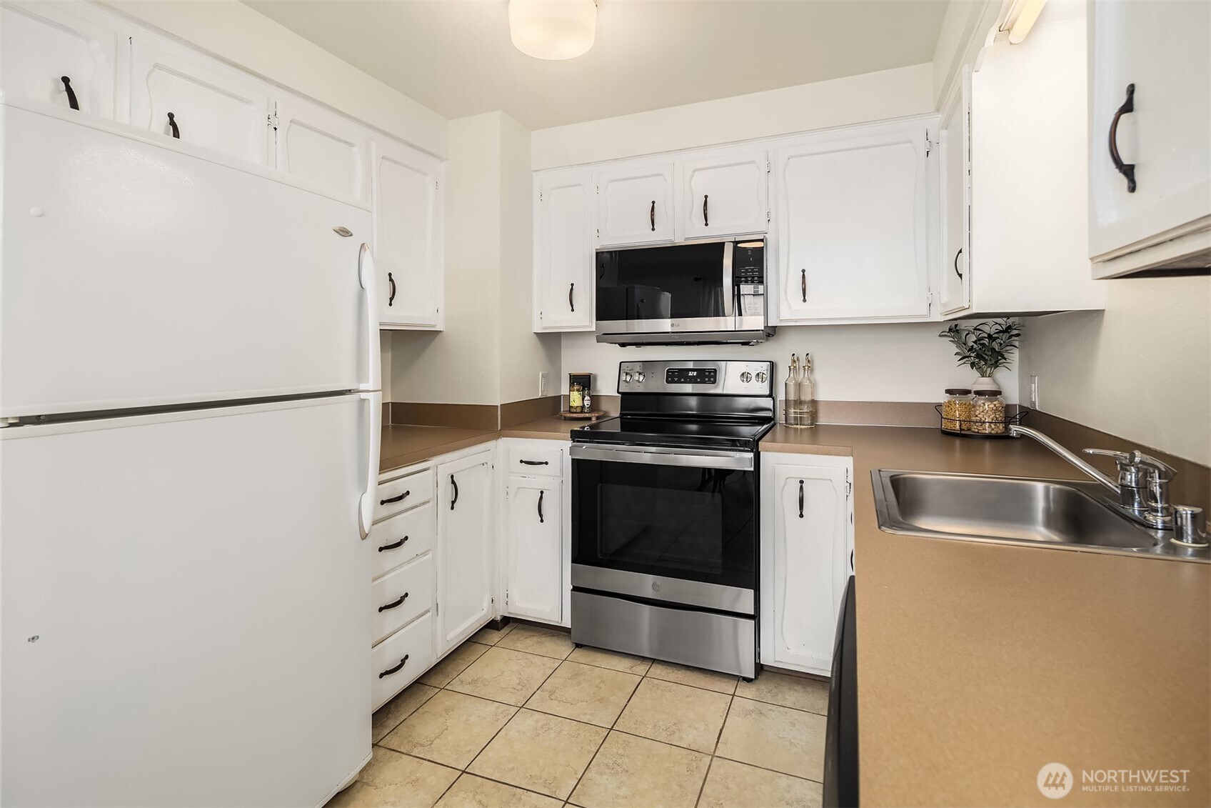 1612 33rd Street #104, Everett, WA 98201