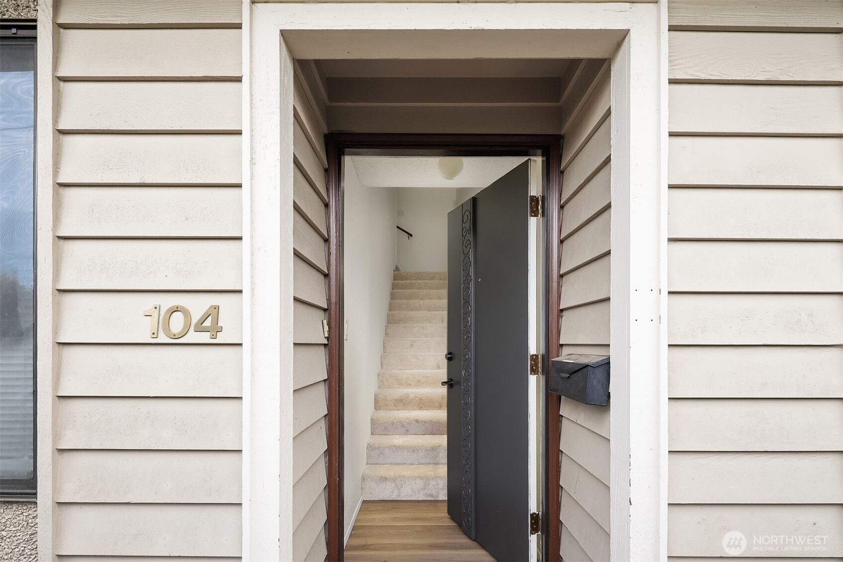 1612 33rd Street #104, Everett, WA 98201