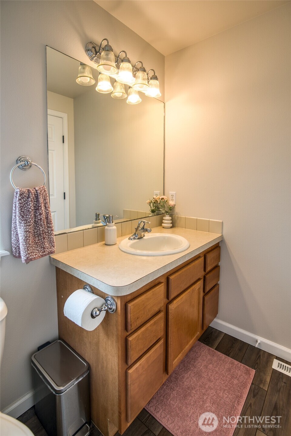 603 Troon Avenue , Cosmopolis, WA 98537