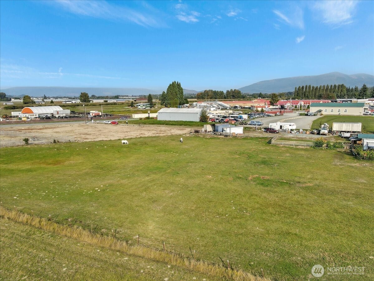 17506 State Route 526 , Mount Vernon, WA 98273