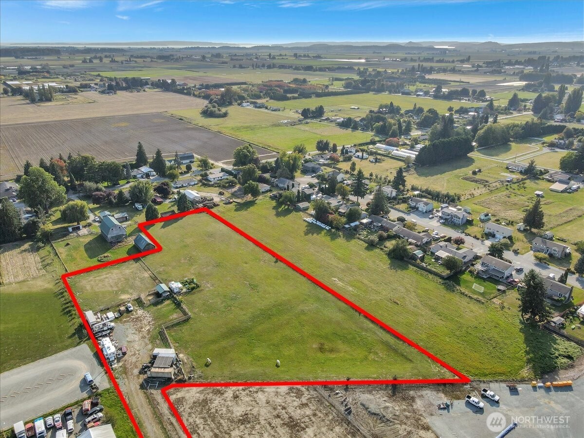 17506 State Route 526 , Mount Vernon, WA 98273