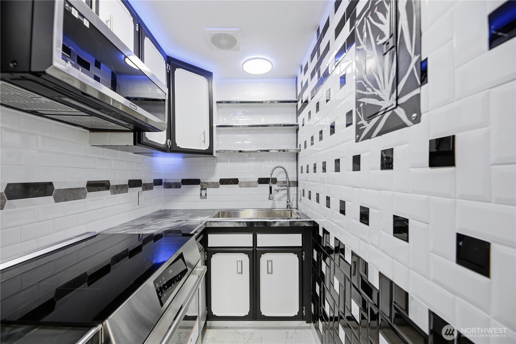 748 S Cloverdale Street #8, Seattle, WA 98108