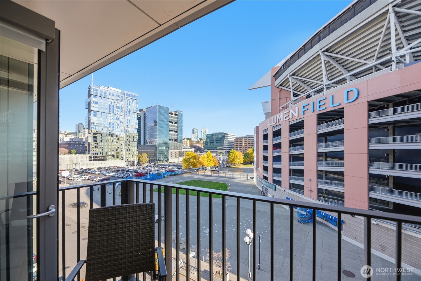 590 1st Avenue S #613, Seattle, WA 98104