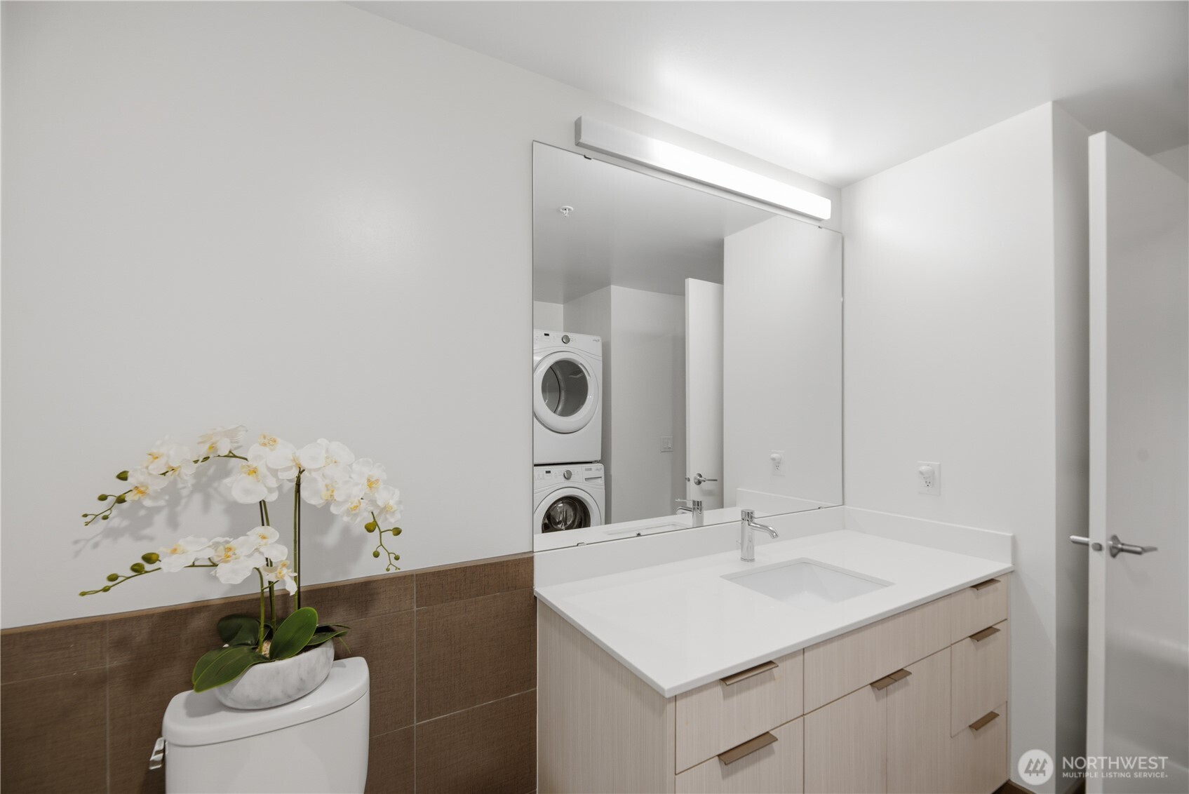 590 1st Avenue S #613, Seattle, WA 98104