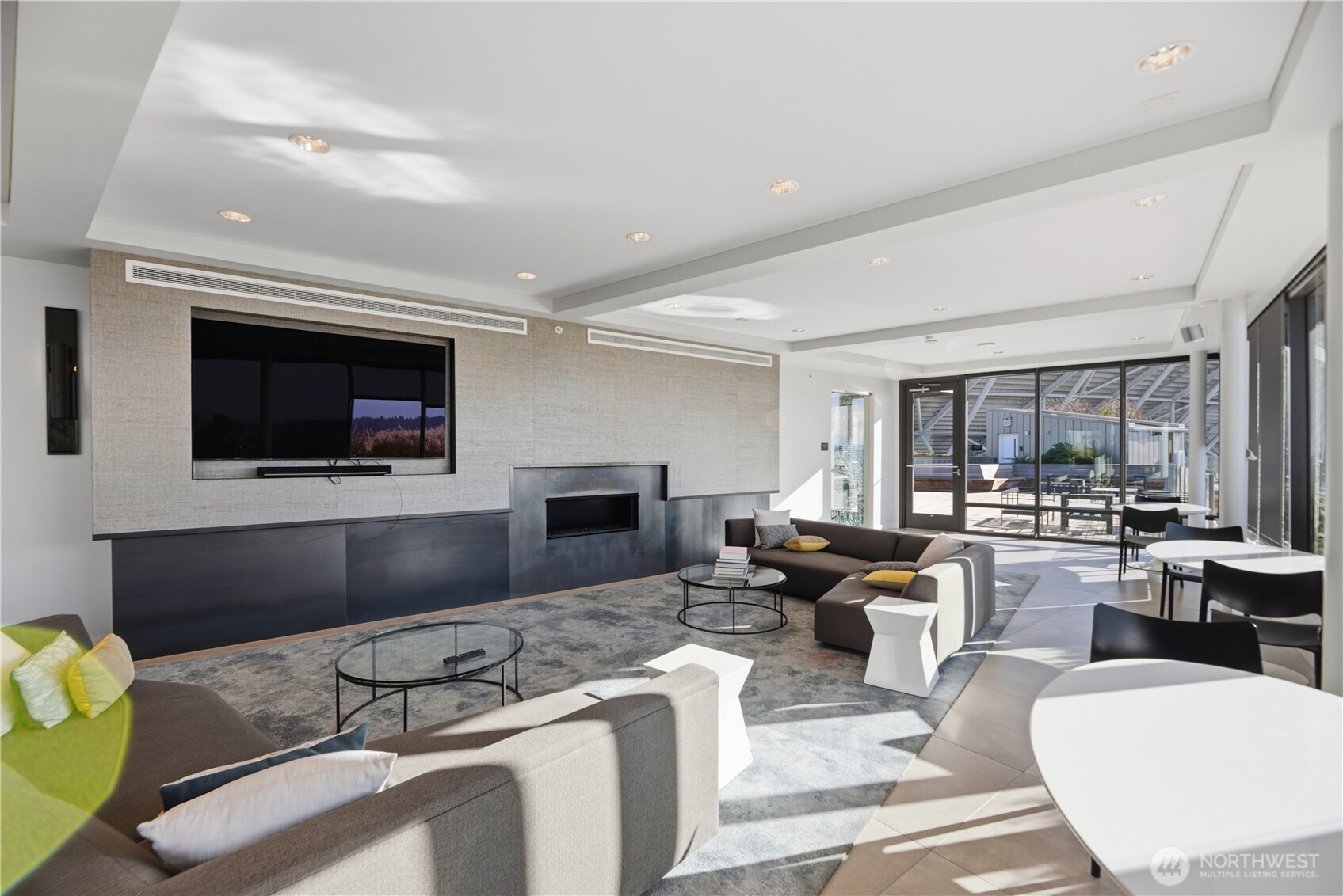 590 1st Avenue S #613, Seattle, WA 98104