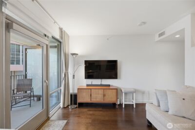 590 1st Avenue S #613, Seattle, WA 98104 - Photo 9