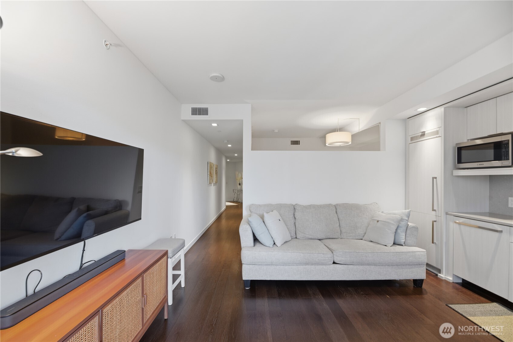 590 1st Avenue S #613, Seattle, WA 98104