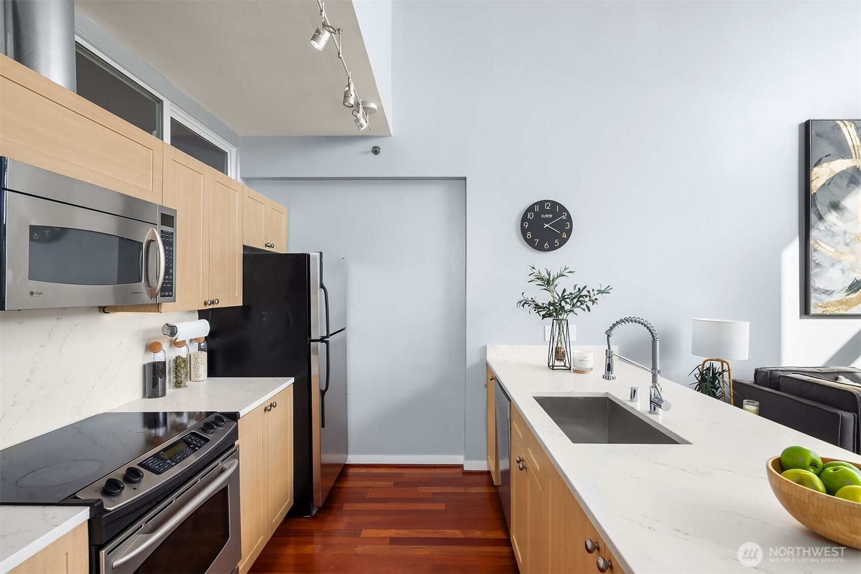 2717 Western Avenue #1120, Seattle, WA 98121