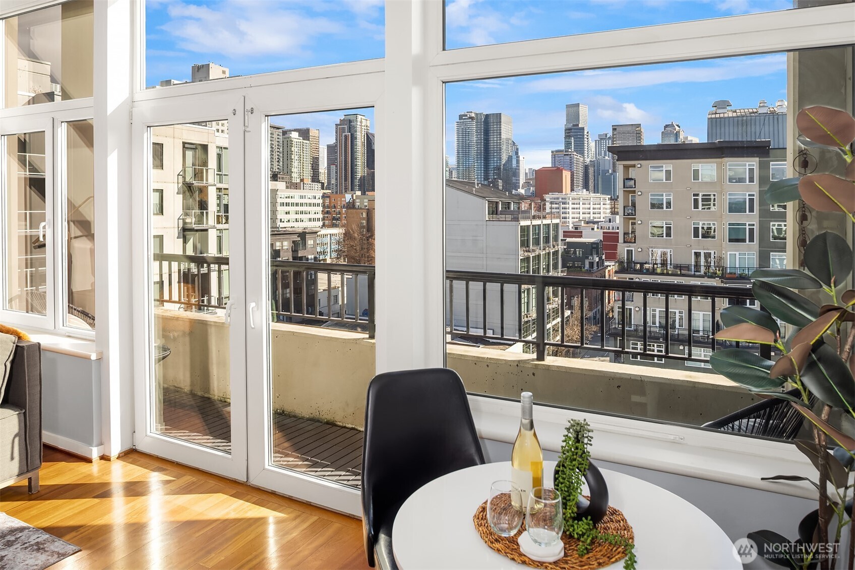 2717 Western Avenue #1120, Seattle, WA 98121