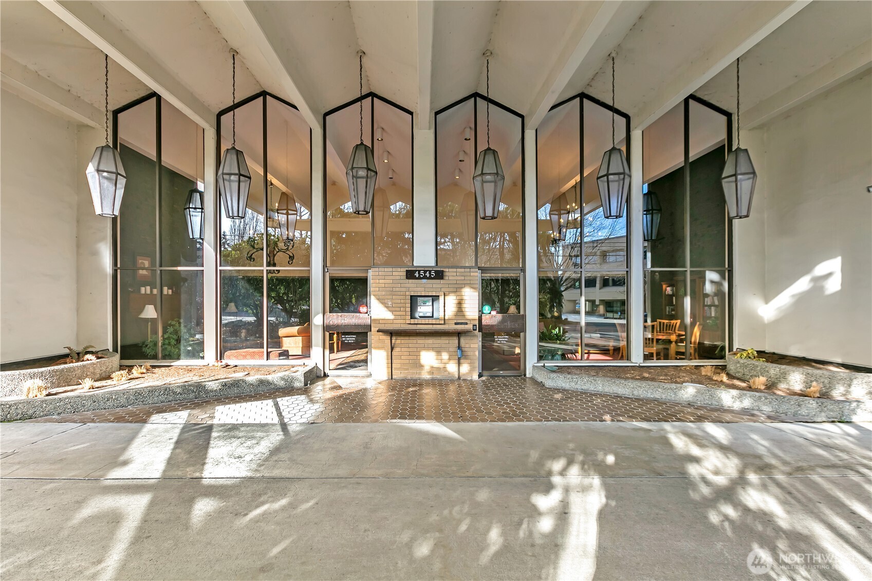 4545 Sand Point Way NE #207, Seattle, WA 98105