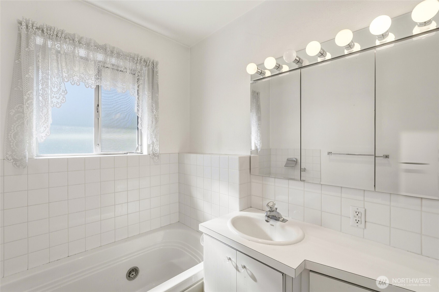 334 Wells Avenue N, Renton, WA 98056