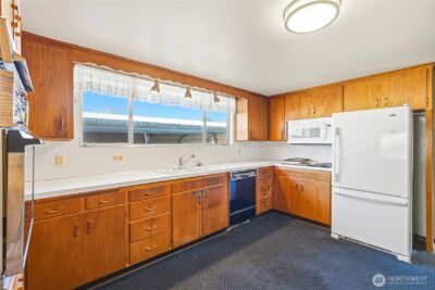 334 Wells Avenue N, Renton, WA 98056 - Photo 10