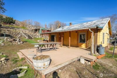 470 2nd Street , Chelan Falls, WA 98817 - Photo 1