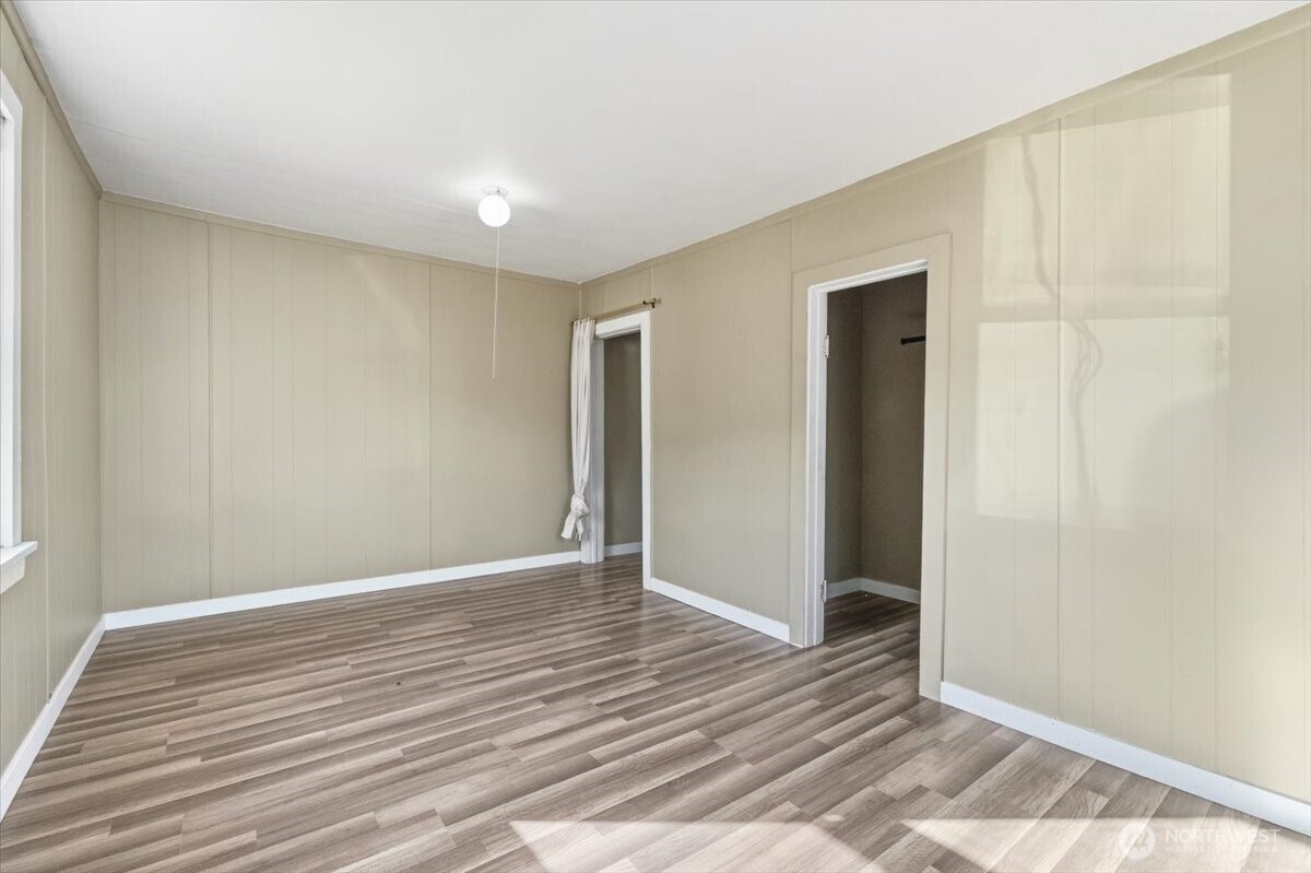 470 2nd Street , Chelan Falls, WA 98817