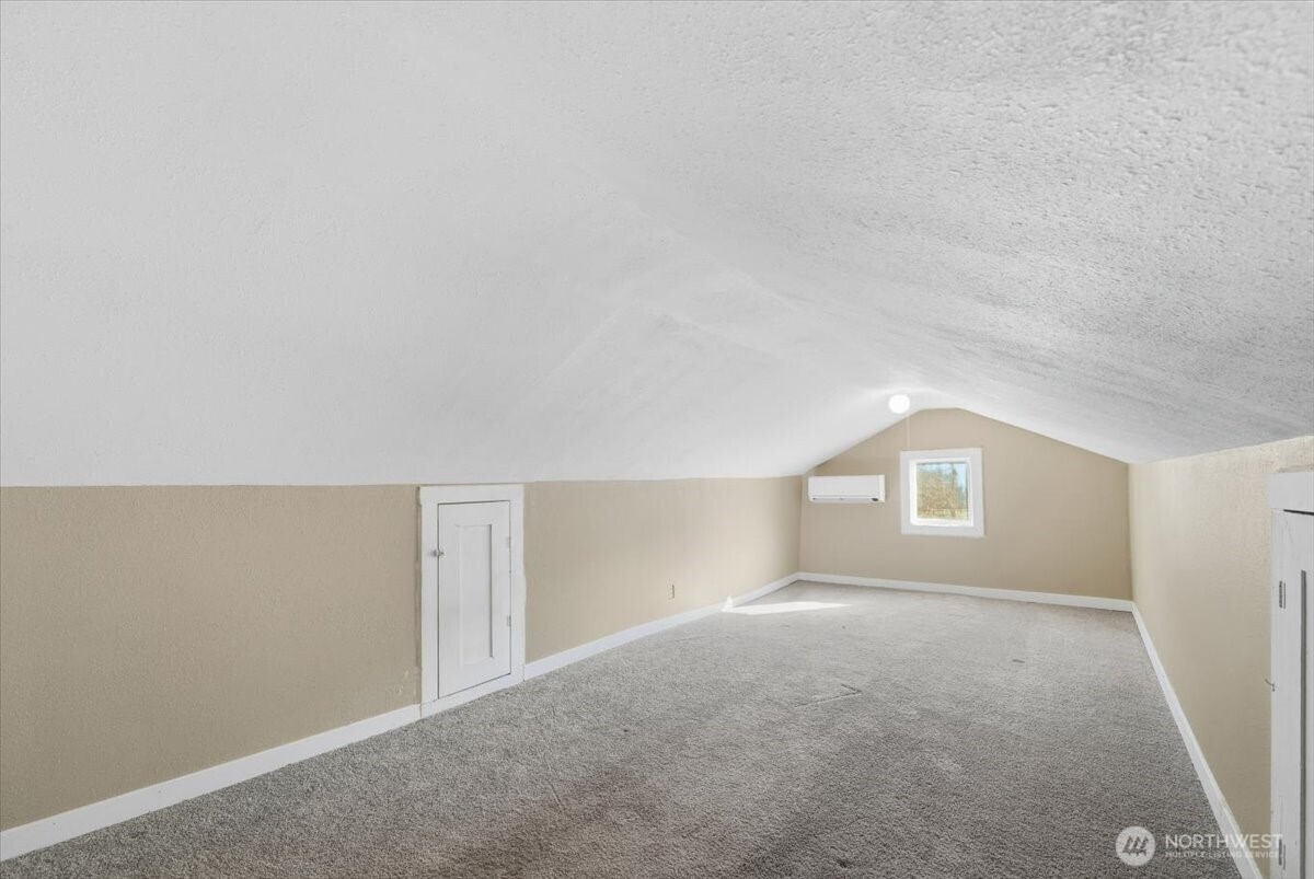 470 2nd Street , Chelan Falls, WA 98817