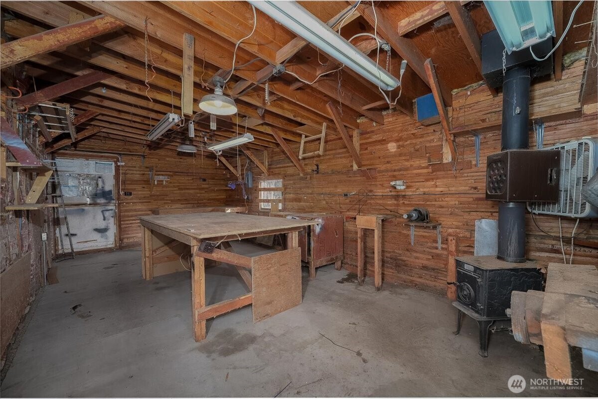 470 2nd Street , Chelan Falls, WA 98817