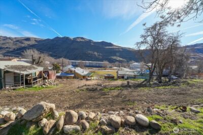 470 2nd Street , Chelan Falls, WA 98817 - Photo 25