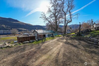 470 2nd Street , Chelan Falls, WA 98817 - Photo 27