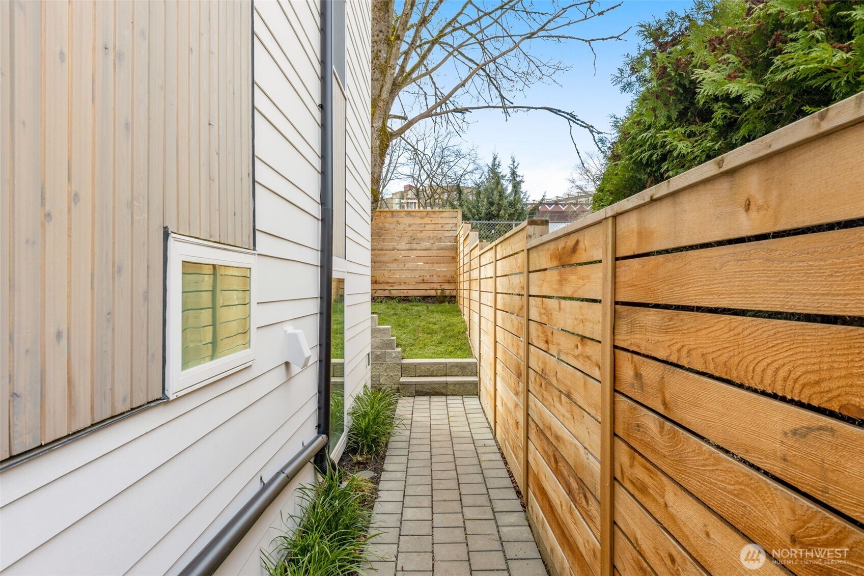 1627 B 21st Avenue , Seattle, WA 98122