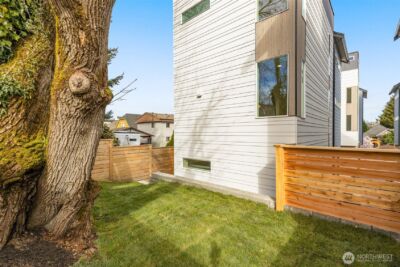 1627 B 21st Avenue , Seattle, WA 98122 - Photo 2