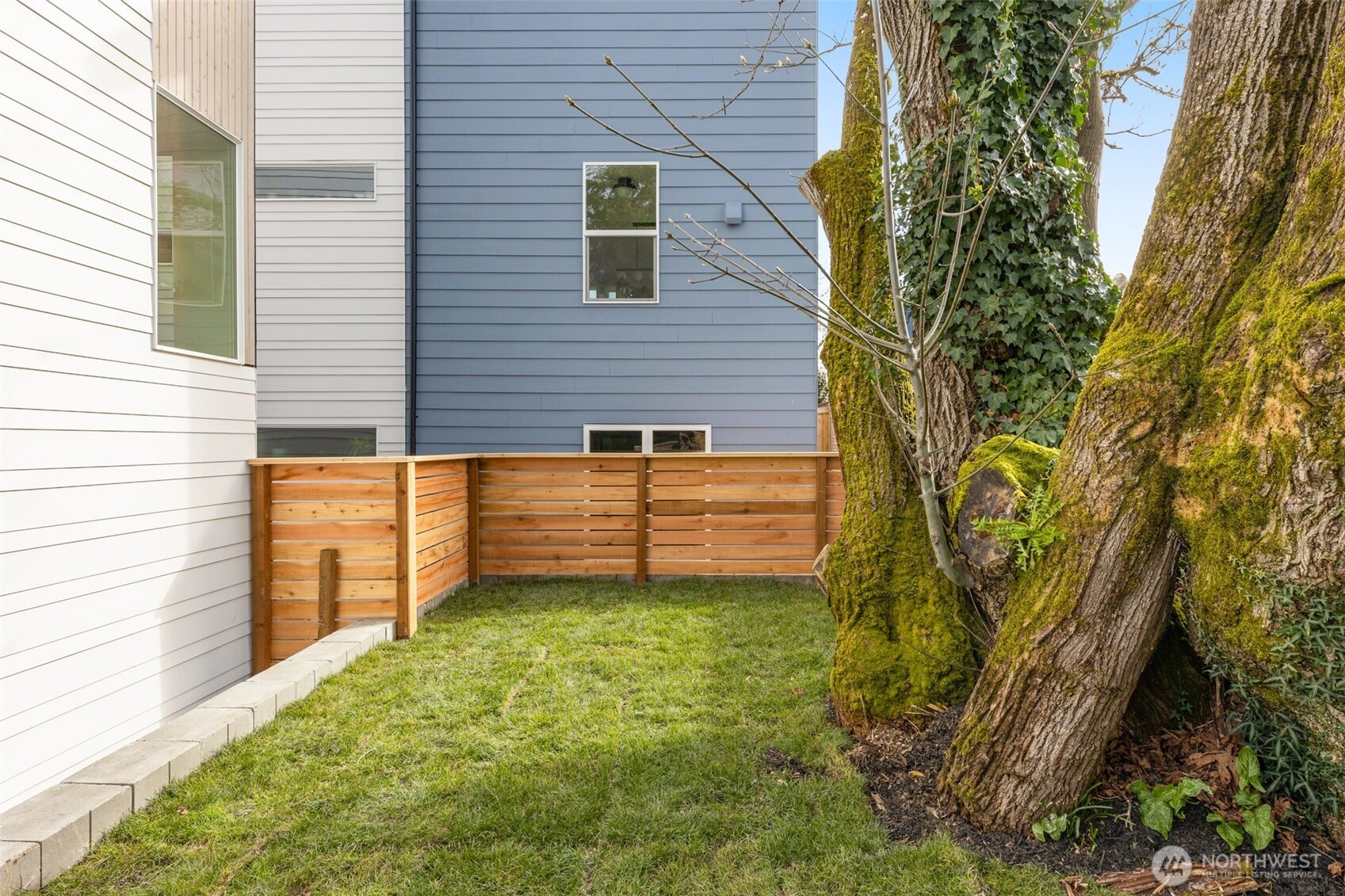 1627 B 21st Avenue , Seattle, WA 98122