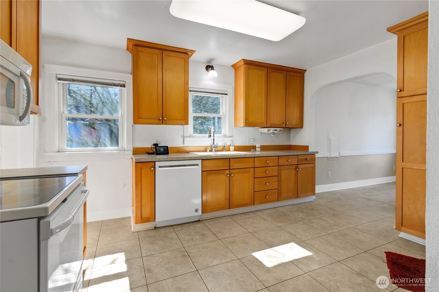 864 S Fife Street , Tacoma, WA 98405