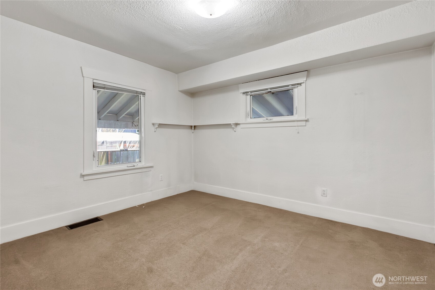 864 S Fife Street , Tacoma, WA 98405