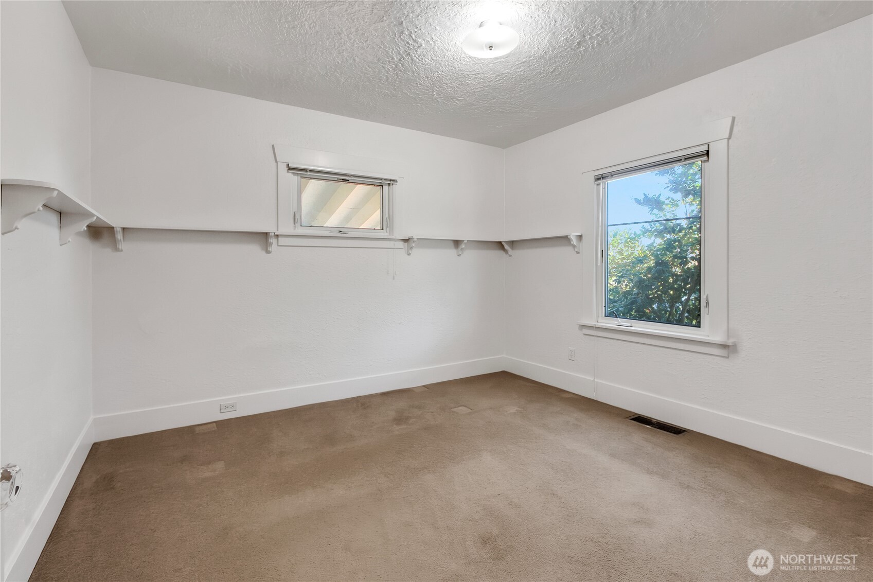 864 S Fife Street , Tacoma, WA 98405