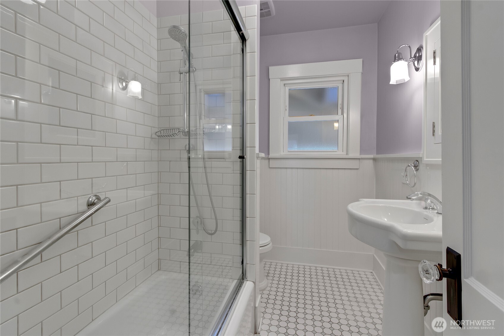 864 S Fife Street , Tacoma, WA 98405