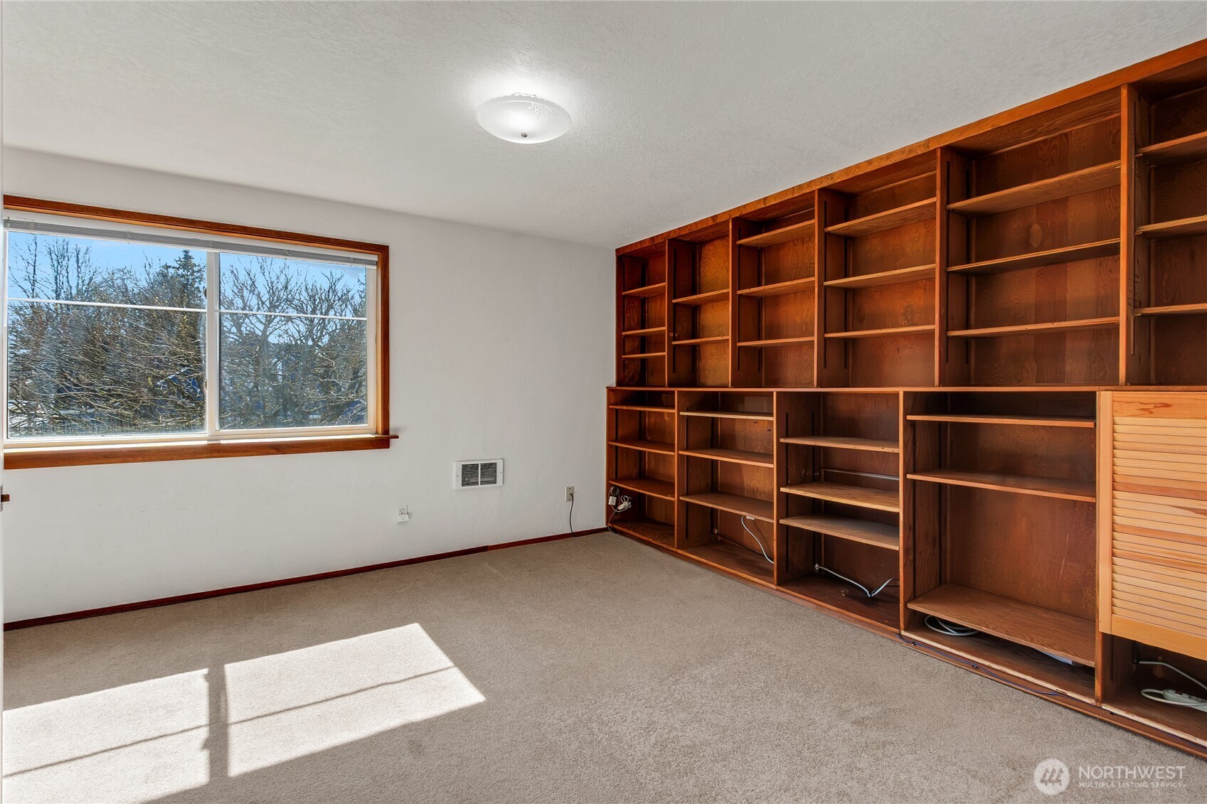 864 S Fife Street , Tacoma, WA 98405