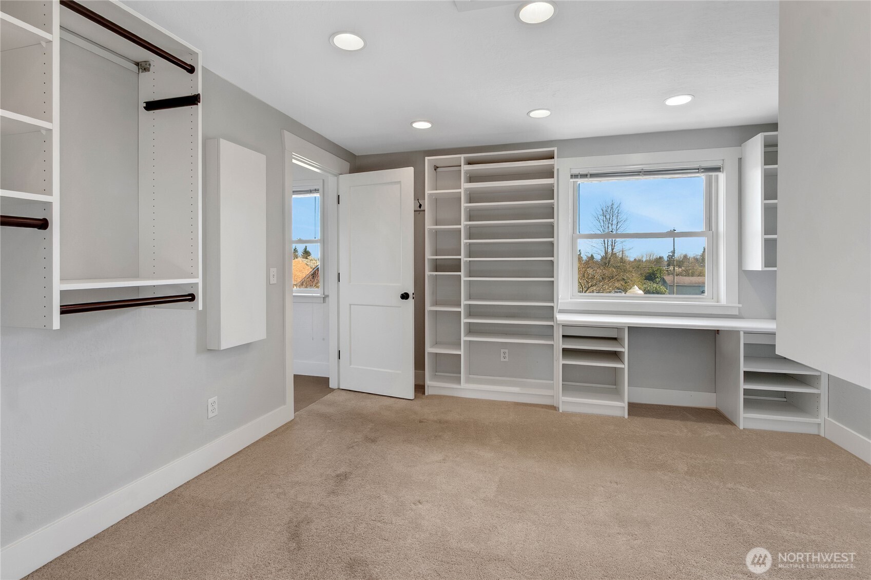 864 S Fife Street , Tacoma, WA 98405