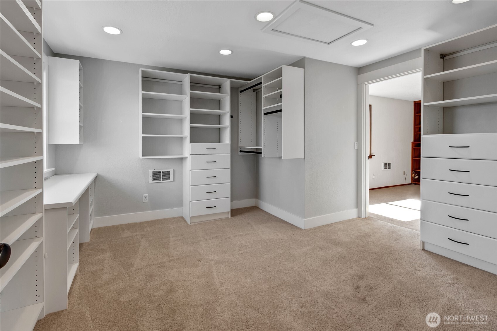 864 S Fife Street , Tacoma, WA 98405