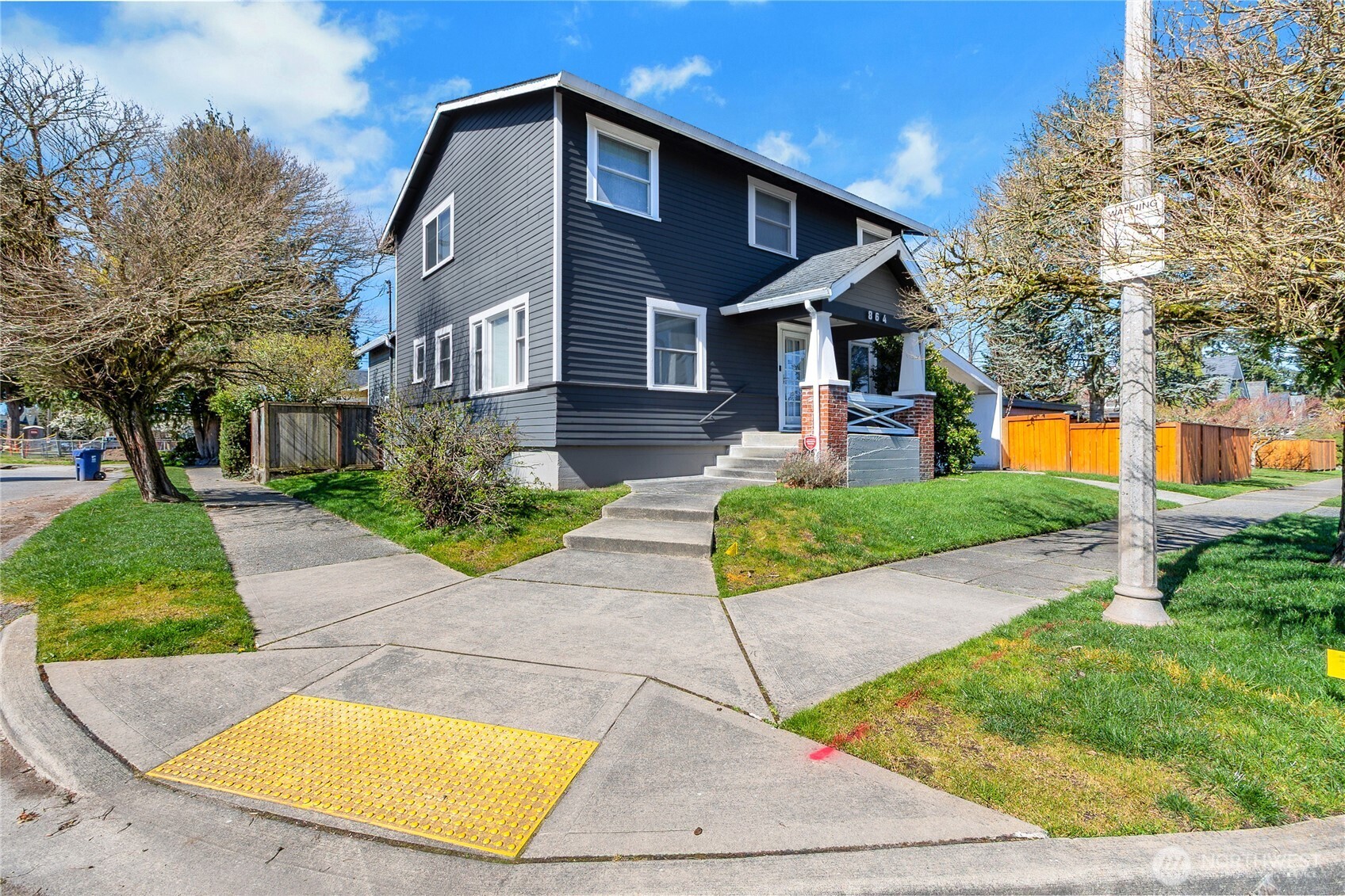 864 S Fife Street , Tacoma, WA 98405