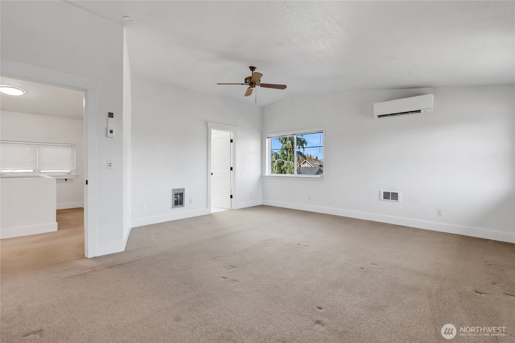 864 S Fife Street , Tacoma, WA 98405