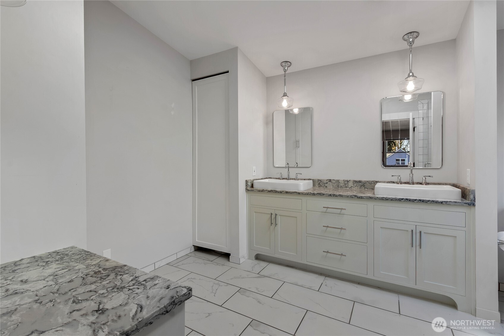 864 S Fife Street , Tacoma, WA 98405