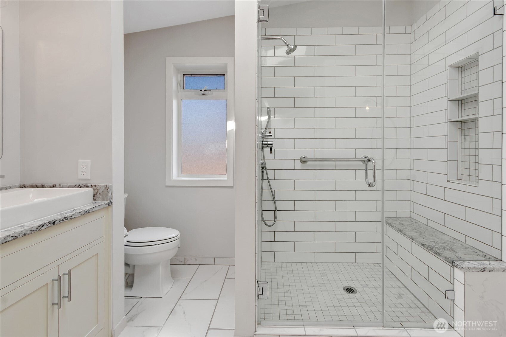 864 S Fife Street , Tacoma, WA 98405