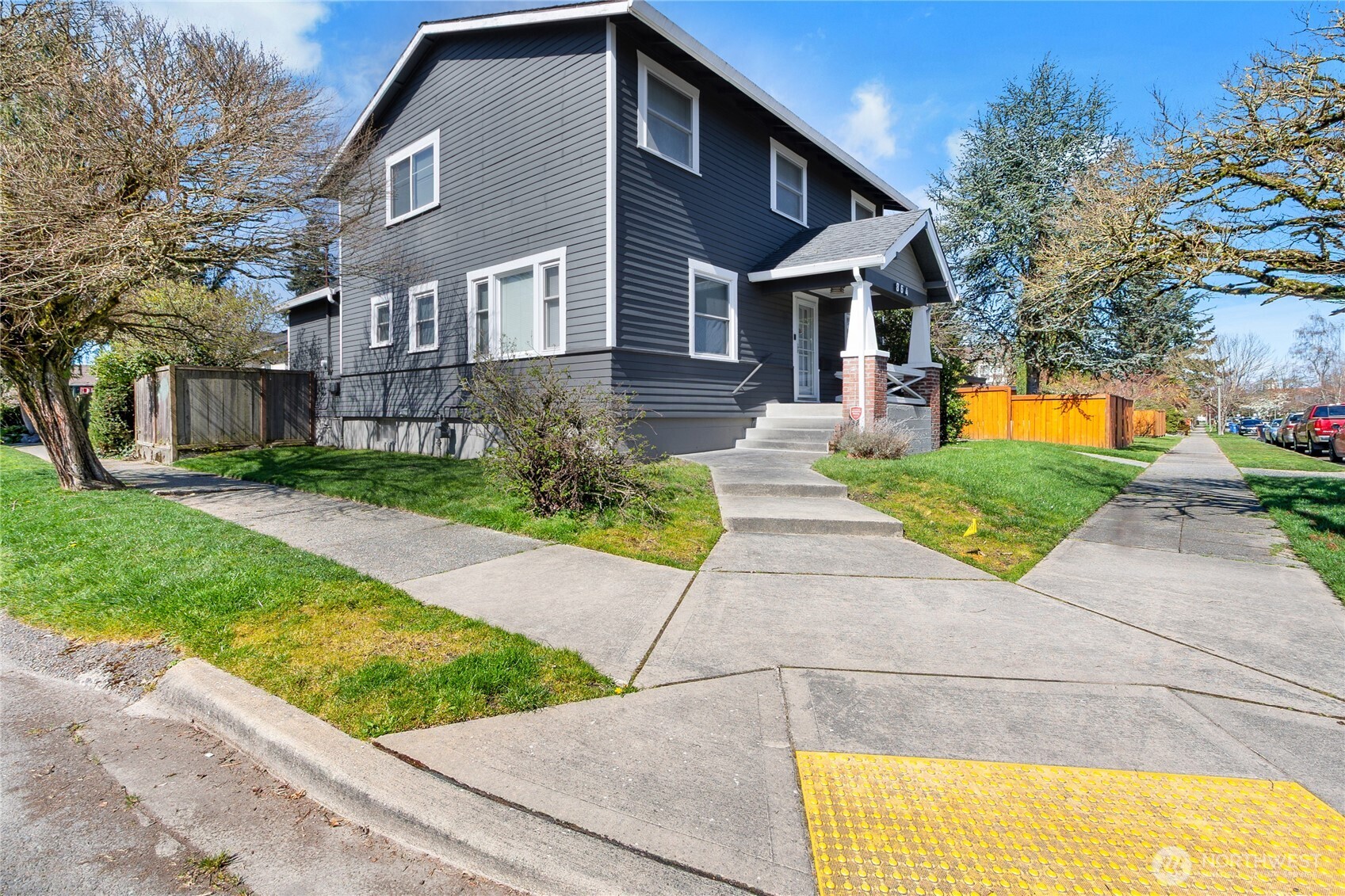 864 S Fife Street , Tacoma, WA 98405