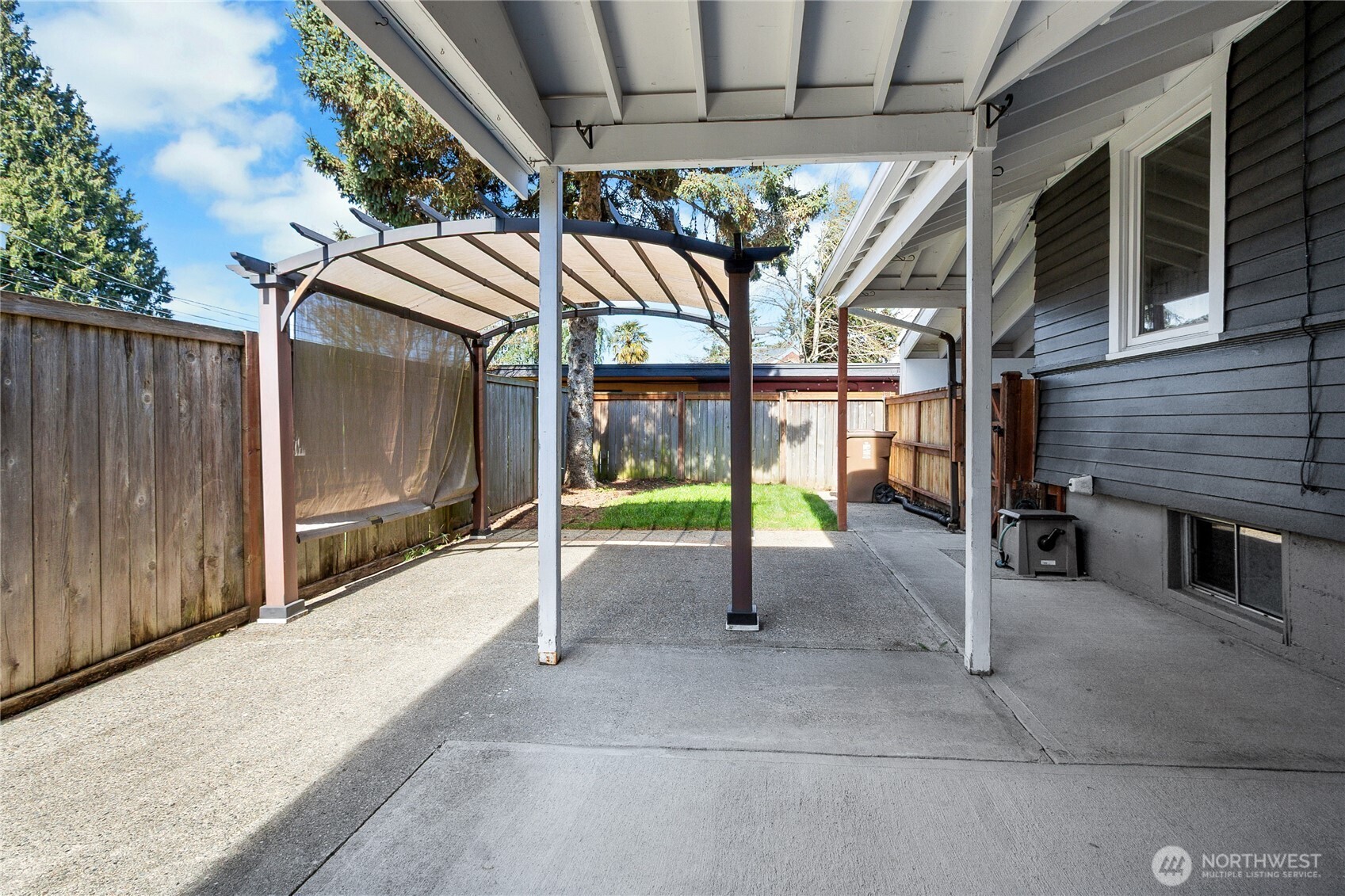 864 S Fife Street , Tacoma, WA 98405