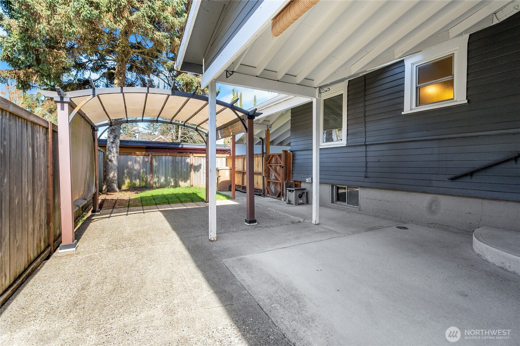 864 S Fife Street , Tacoma, WA 98405