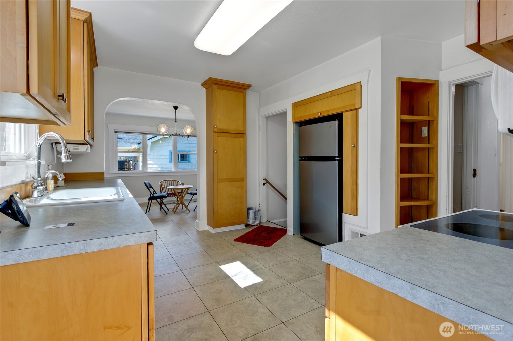 864 S Fife Street , Tacoma, WA 98405