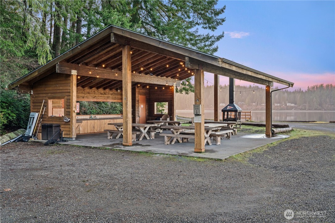 625 E Pointes Drive W, Shelton, WA 98584