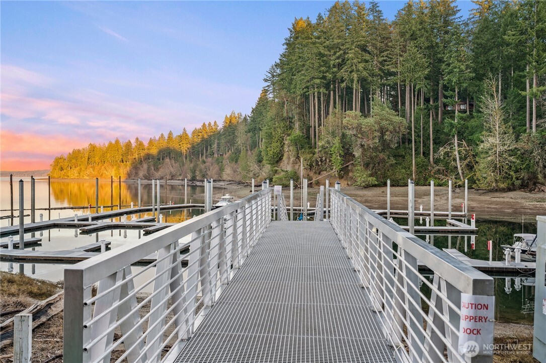 625 E Pointes Drive W, Shelton, WA 98584