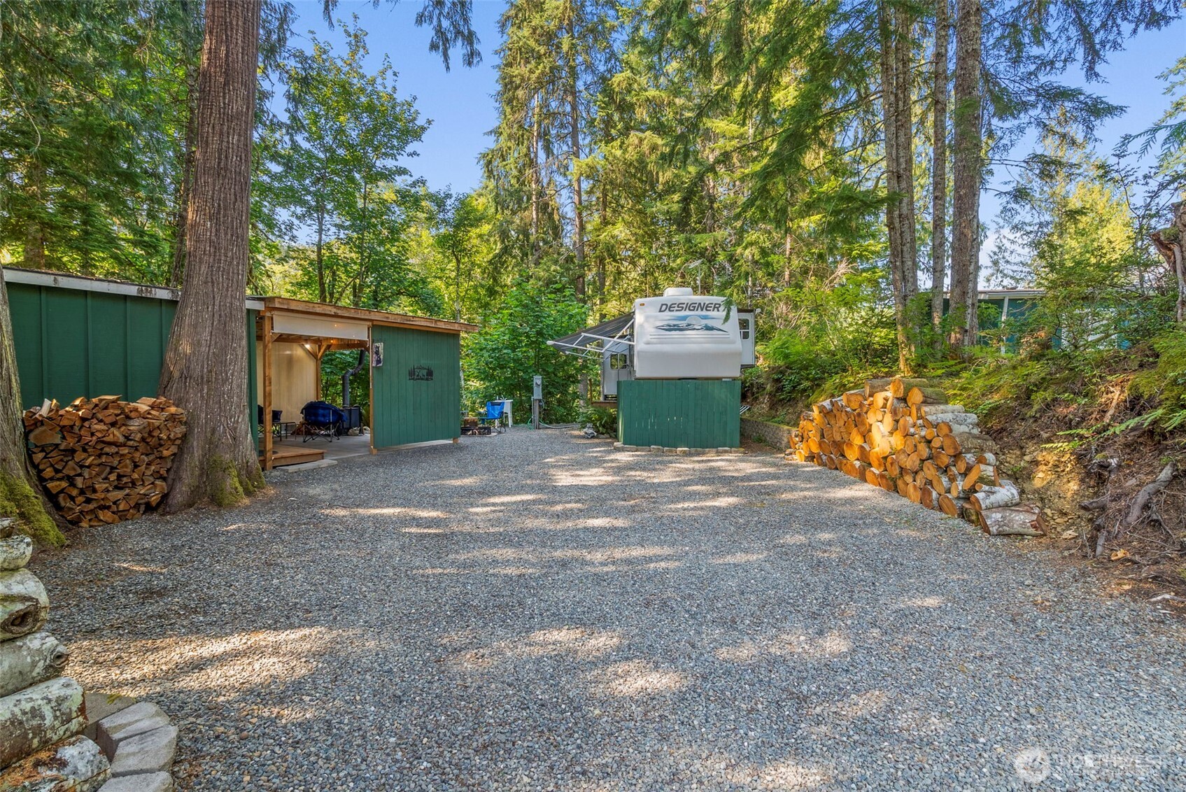 560 N Beacon Point Loop N, Lilliwaup, WA 98555