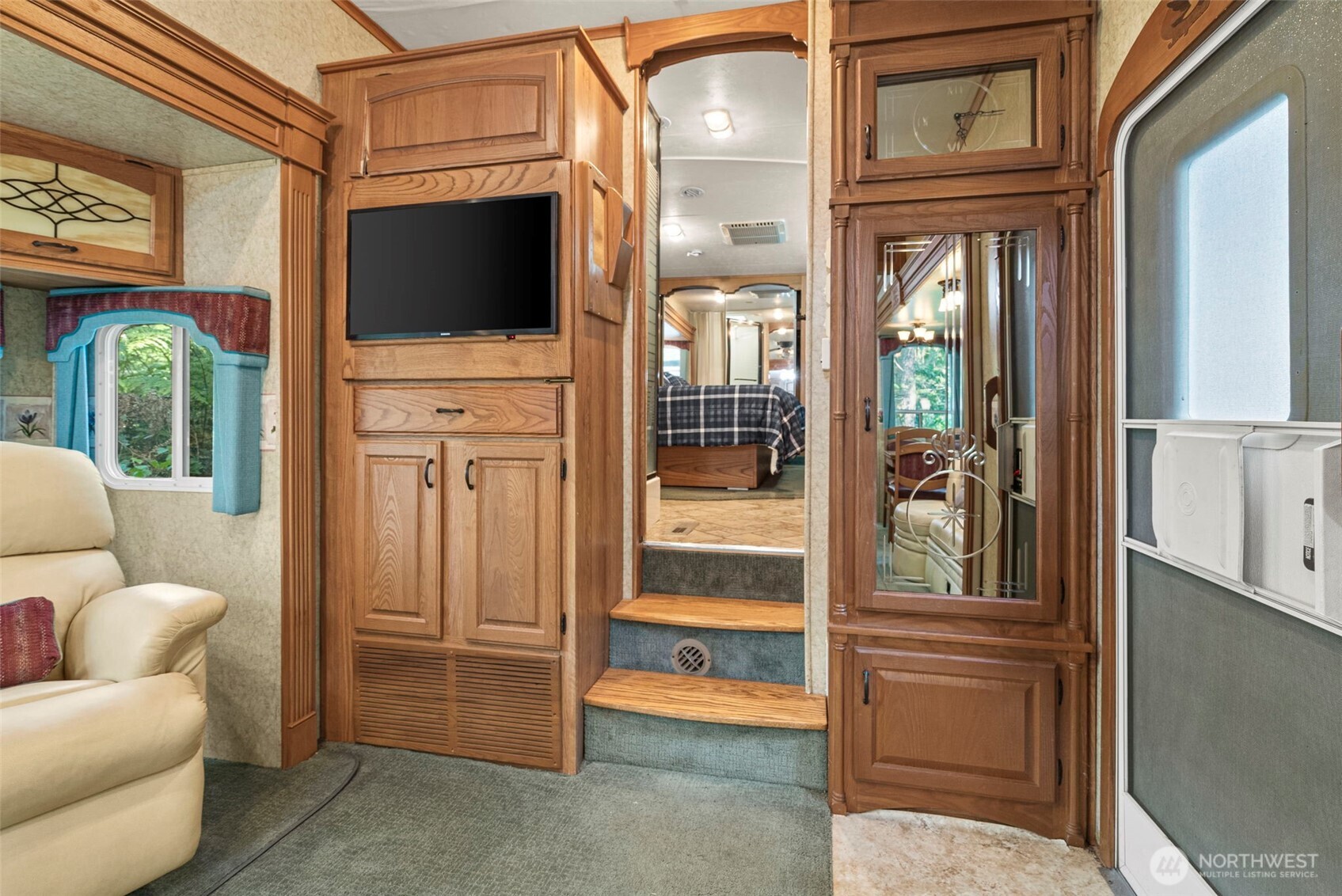 560 N Beacon Point Loop N, Lilliwaup, WA 98555