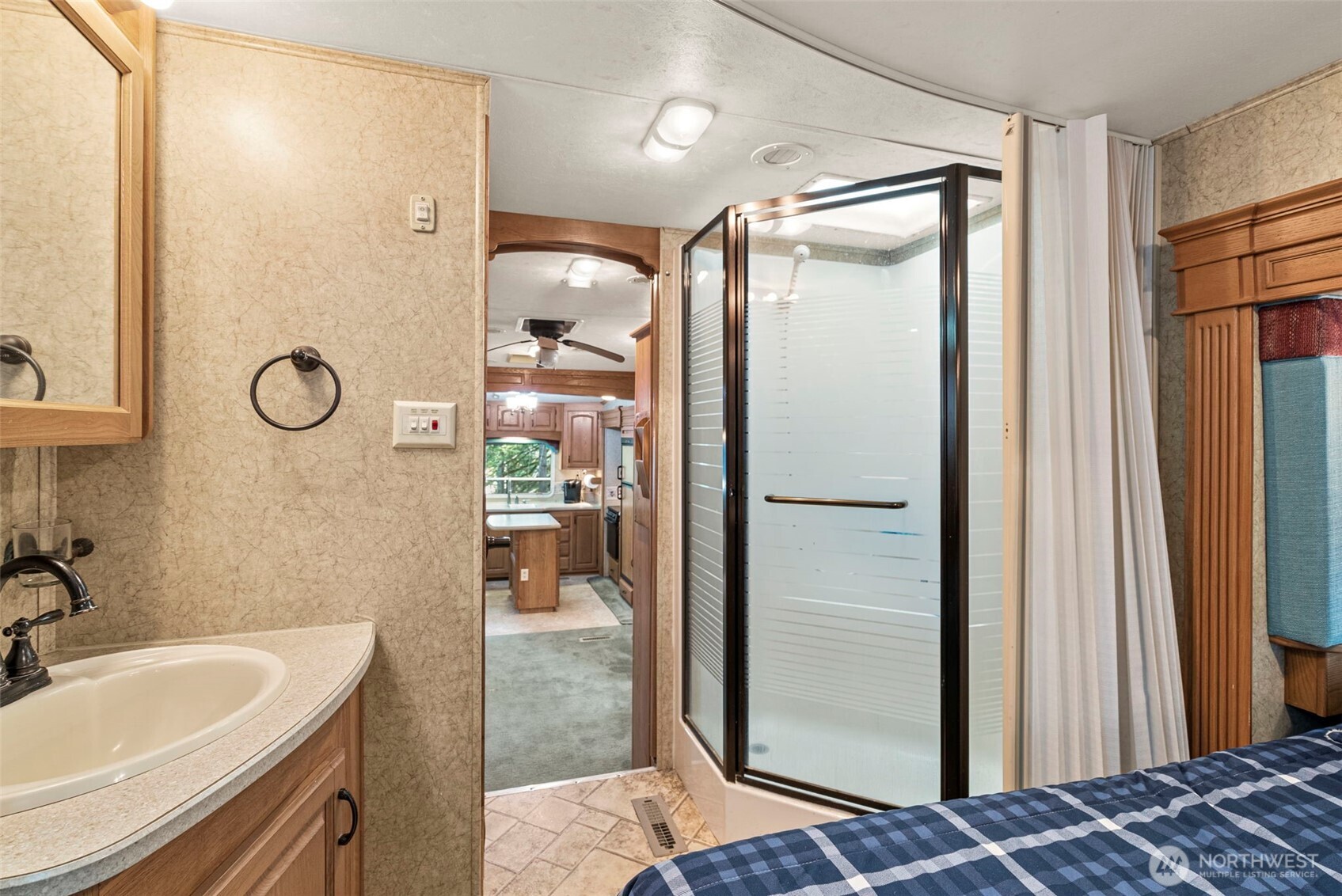 560 N Beacon Point Loop N, Lilliwaup, WA 98555