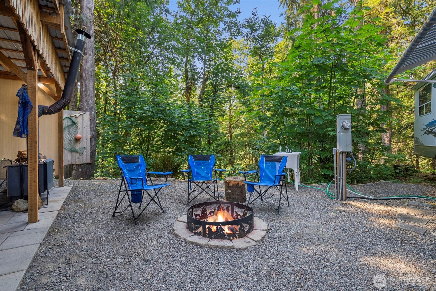 560 N Beacon Point Loop N, Lilliwaup, WA 98555